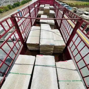 商丘 黄金麻花岗岩荔枝面，光面毛板装车完成