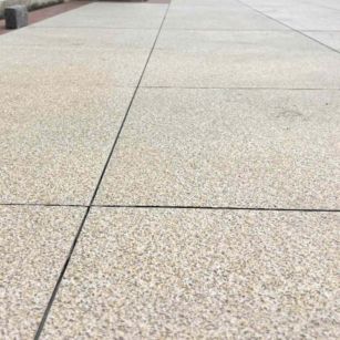 商丘 黄金麻花岗岩石板材荔枝面地面铺装效果