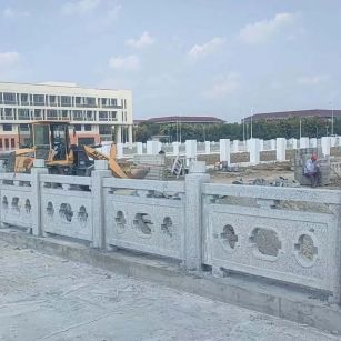 商丘 白麻花岗岩荔枝面河道栏杆