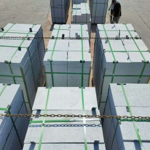 商丘 芝麻白花岗岩5公分地铺石 花岗岩厂家工厂装车日常