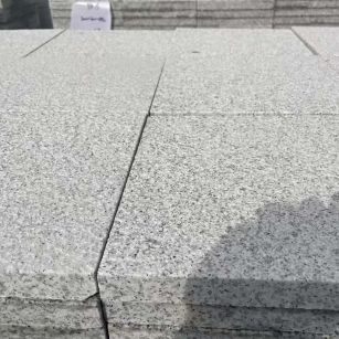 商丘 白麻花岗岩石材推荐 荔枝面地铺石