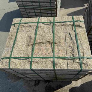 商丘 黄金麻花岗岩石材自然面蘑菇石成品