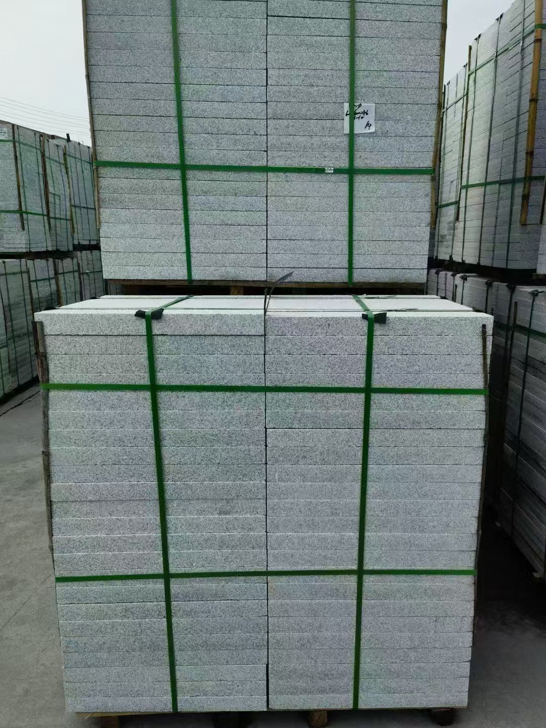 商丘 芝麻白火烧，园林广场市政工程地铺石，1.8~5.0厚均有现货