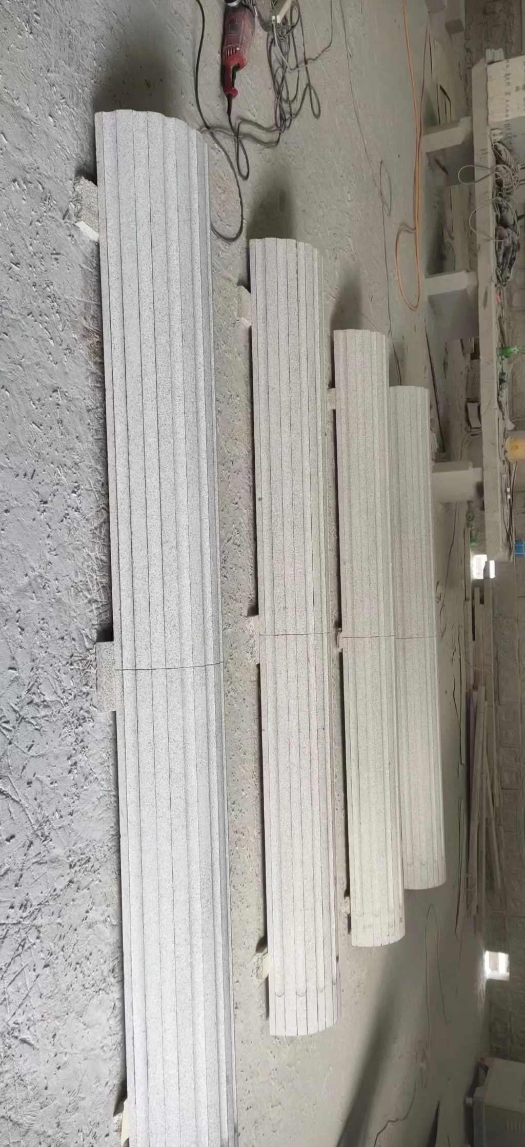 商丘 花岗岩厂家带你看白麻花岗岩门楼大柱柱皮