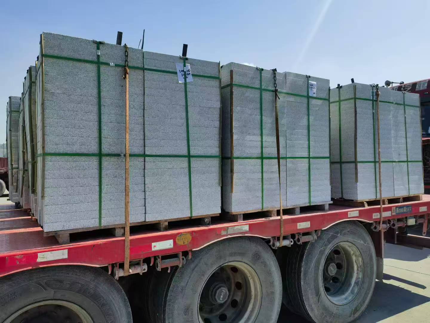 商丘芝麻白花岗岩出货日常地铺石