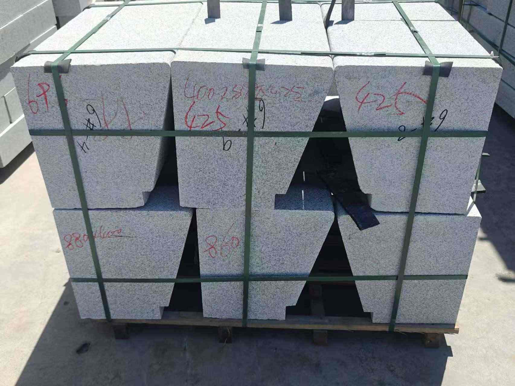 商丘 芝麻白异形坐凳，石凳