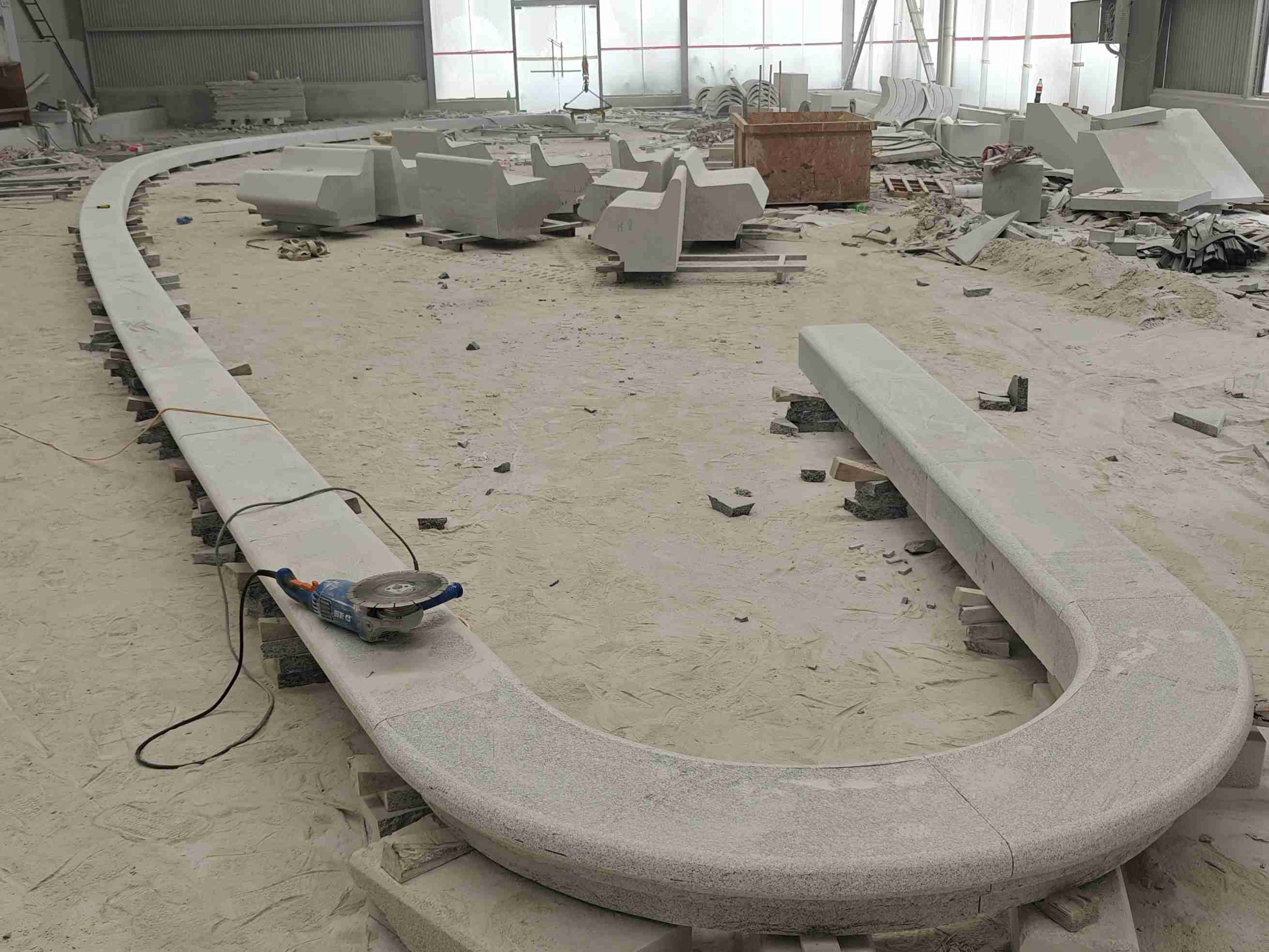 商丘 芝麻白花岗岩弧形花坛石，坐凳石