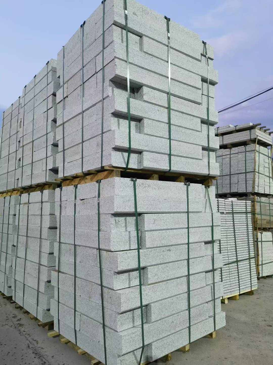 商丘 芝麻白花岗岩路沿石，路缘石，路肩石，道牙，立缘石，马路牙子，街沿石，侧石等