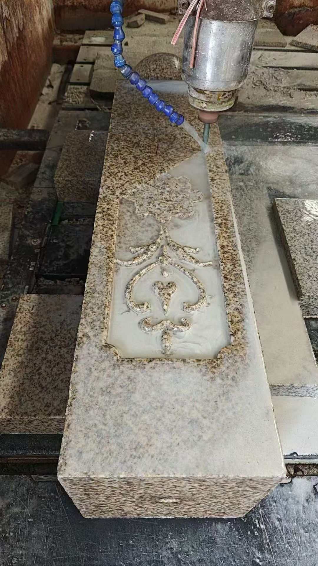 商丘 黄金麻花岗岩异形加工雕刻栏杆大柱