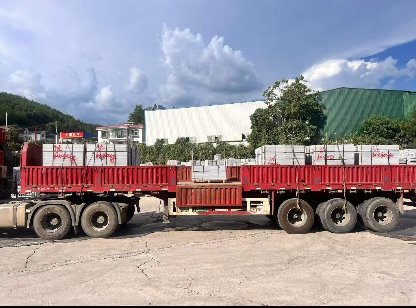 商丘 芝麻灰花岗岩地铺石出货日常