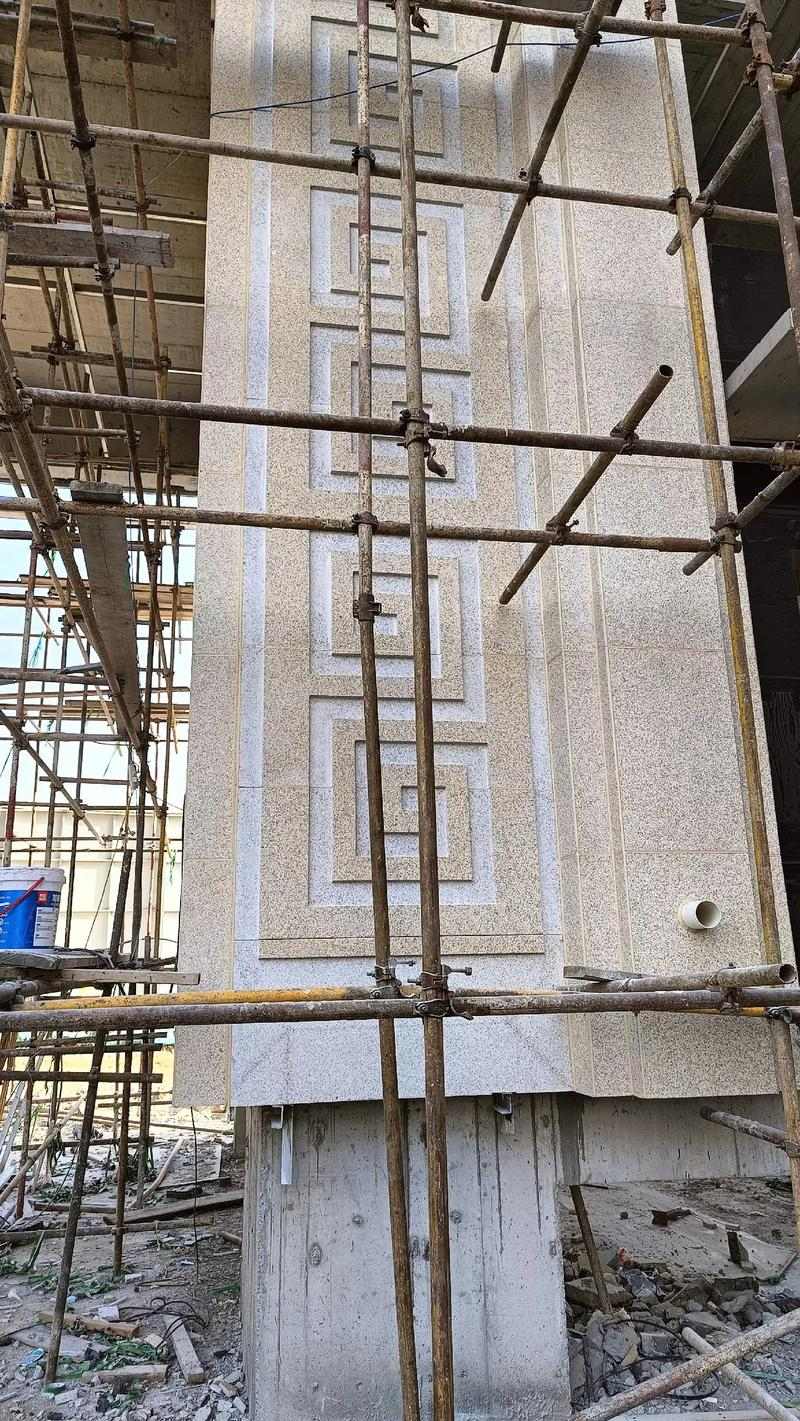 商丘 黄金麻花岗岩别墅外墙干挂回纹造型效果