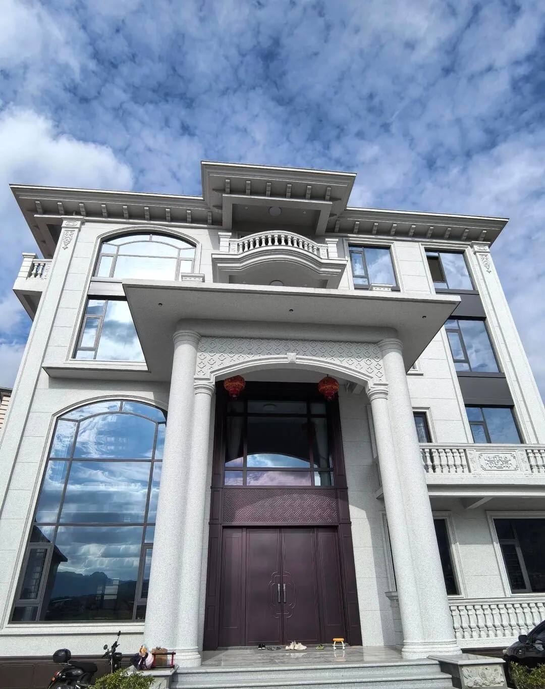 商丘白麻别墅外墙干挂石材效果示例