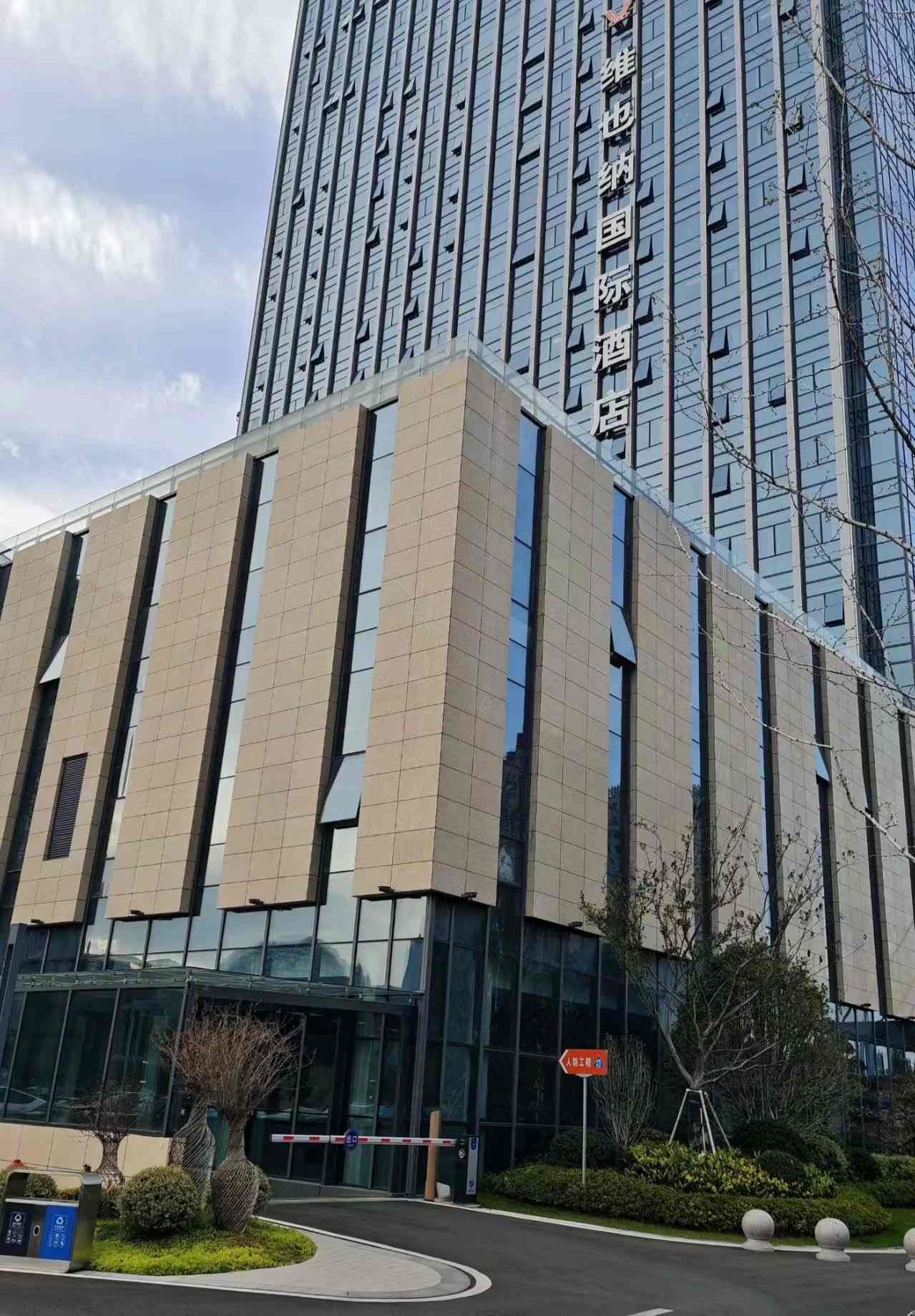 商丘 黄金麻花岗岩外墙干挂