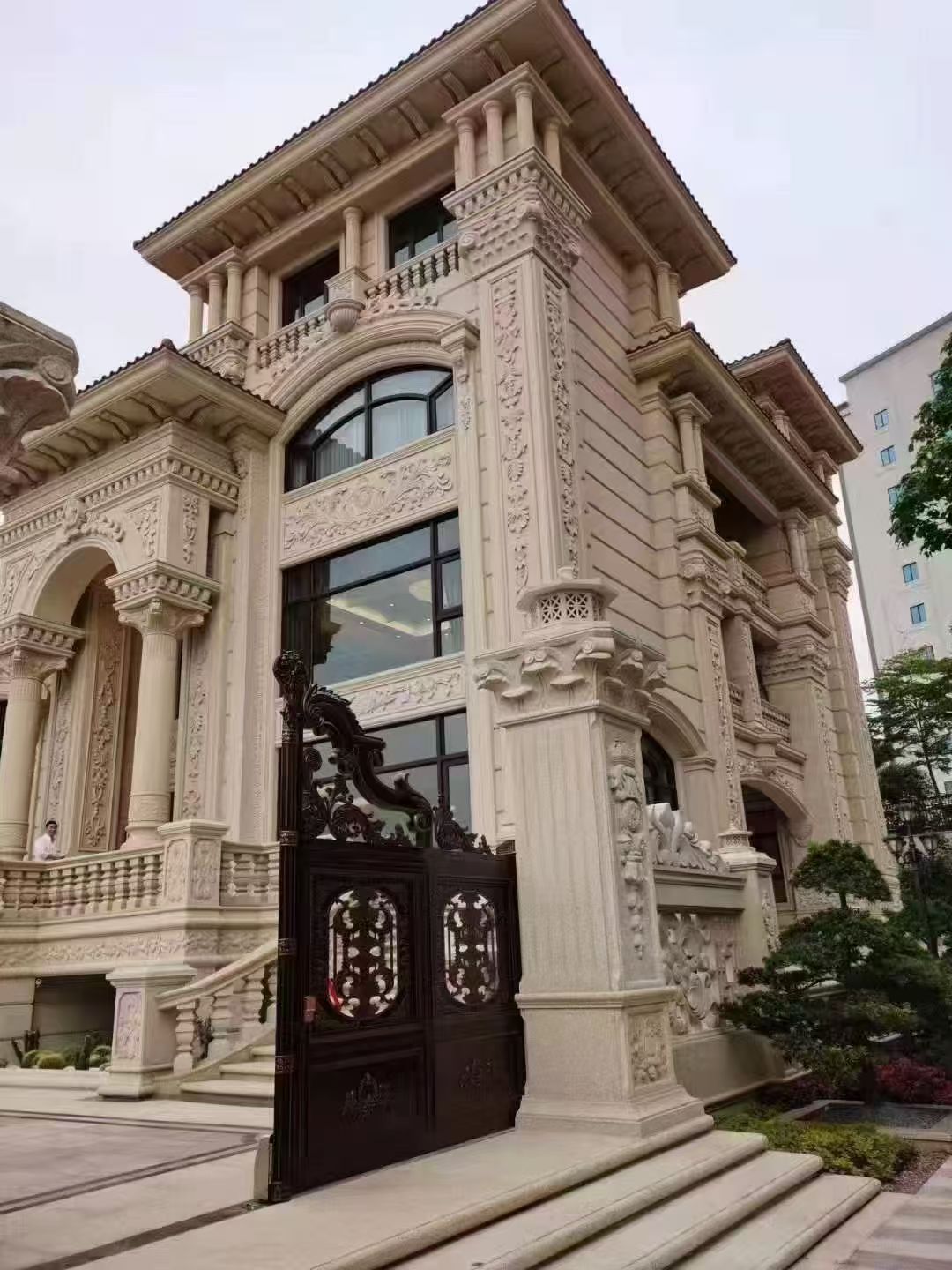 商丘 黄金麻花岗岩别墅外墙干挂效果展示